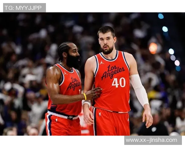 杜兰特称赞祖巴茨为顶级中锋快船实力被战绩低估