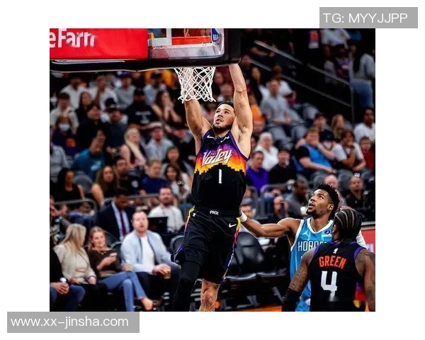 布克展望未来球队成长期待每场比赛的胜利与进步