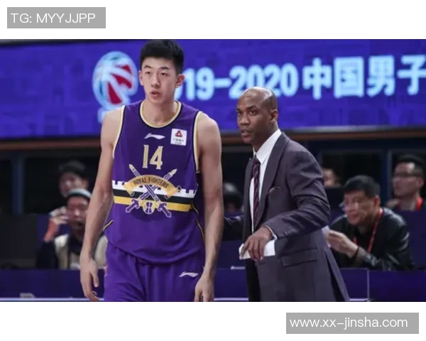 杨瀚森称赞夏普实力超群自信表示若有其弹跳必定能夺状元